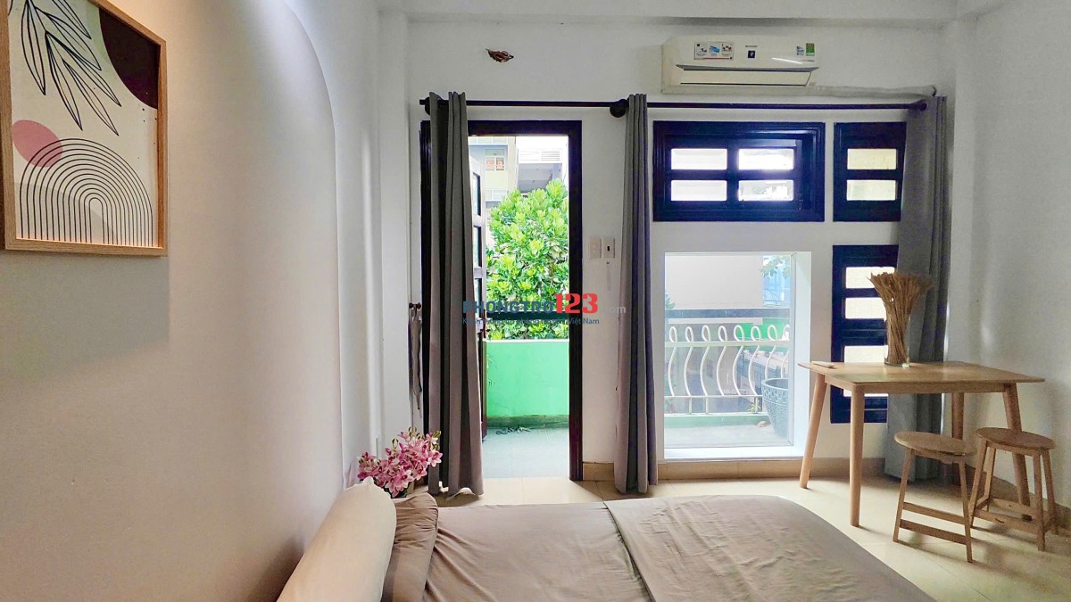 Phòng balcon mặt tiền Huỳnh Khương Ninh Đakao gần Công viên Lê Văn Tám gần Cầu Bông Tân Định Quận 1