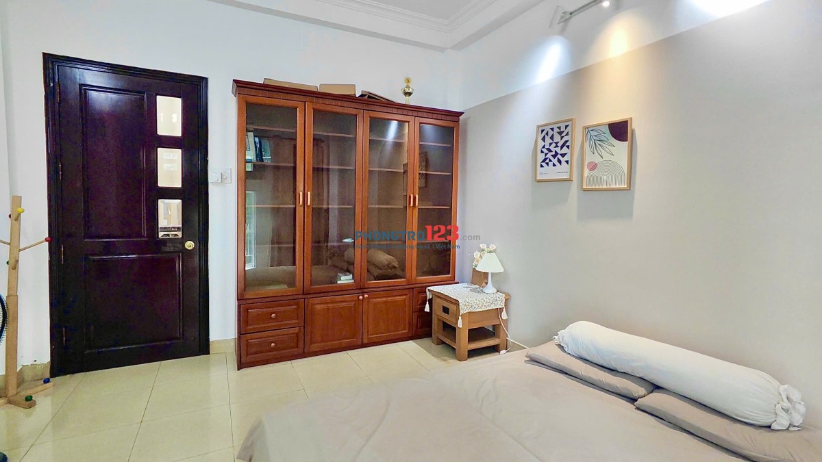 Phòng balcon mặt tiền Huỳnh Khương Ninh Đakao gần Công viên Lê Văn Tám gần Cầu Bông Tân Định Quận 1