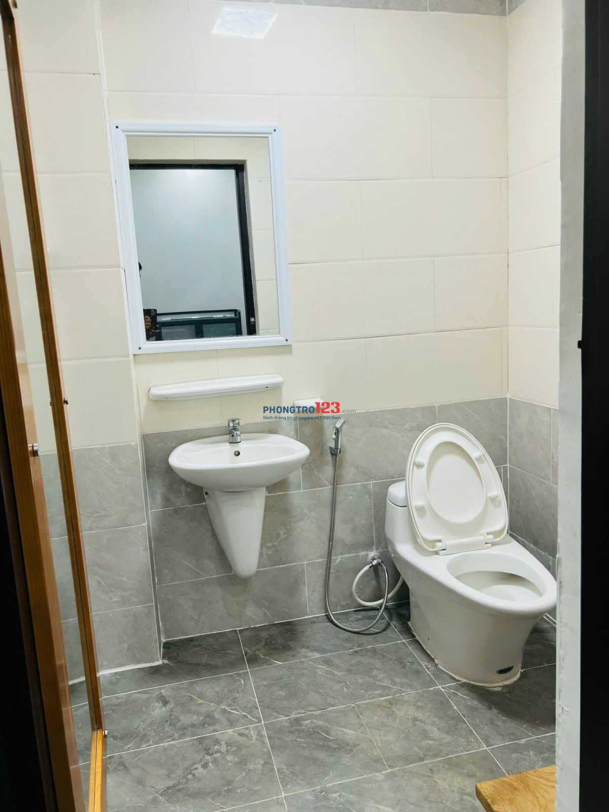 Căn hộ cao cấp 85m2, 1p ngủ KDC Thái AN giá 7tr/th