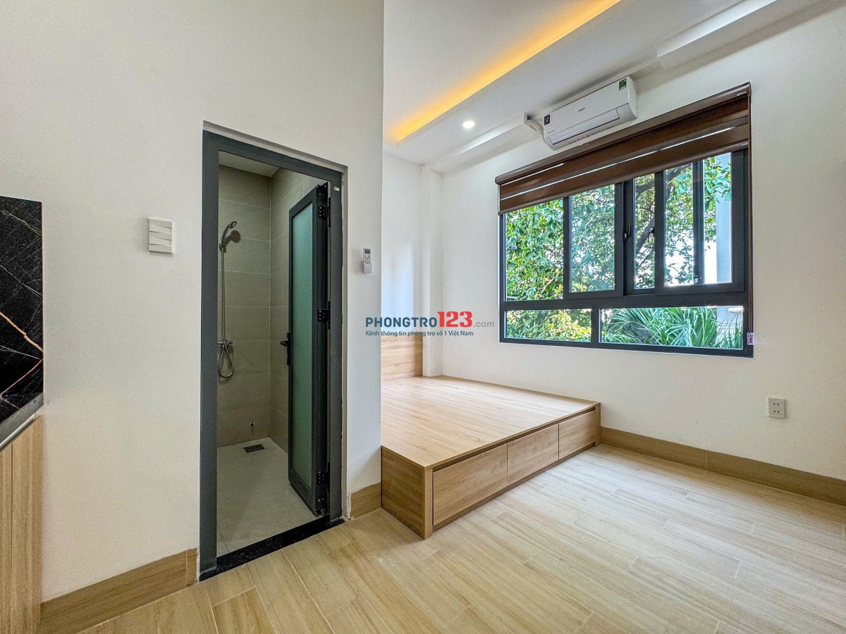 PHÒNG ĐẸP CẠNH CỬA SỔ RỘNG Ở TÂN PHÚ