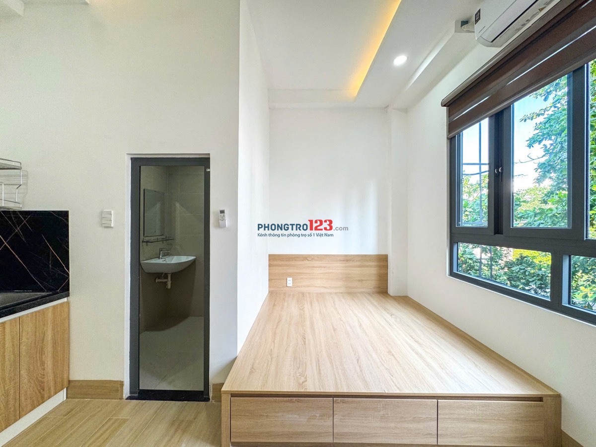 PHÒNG ĐẸP CẠNH CỬA SỔ RỘNG Ở TÂN PHÚ