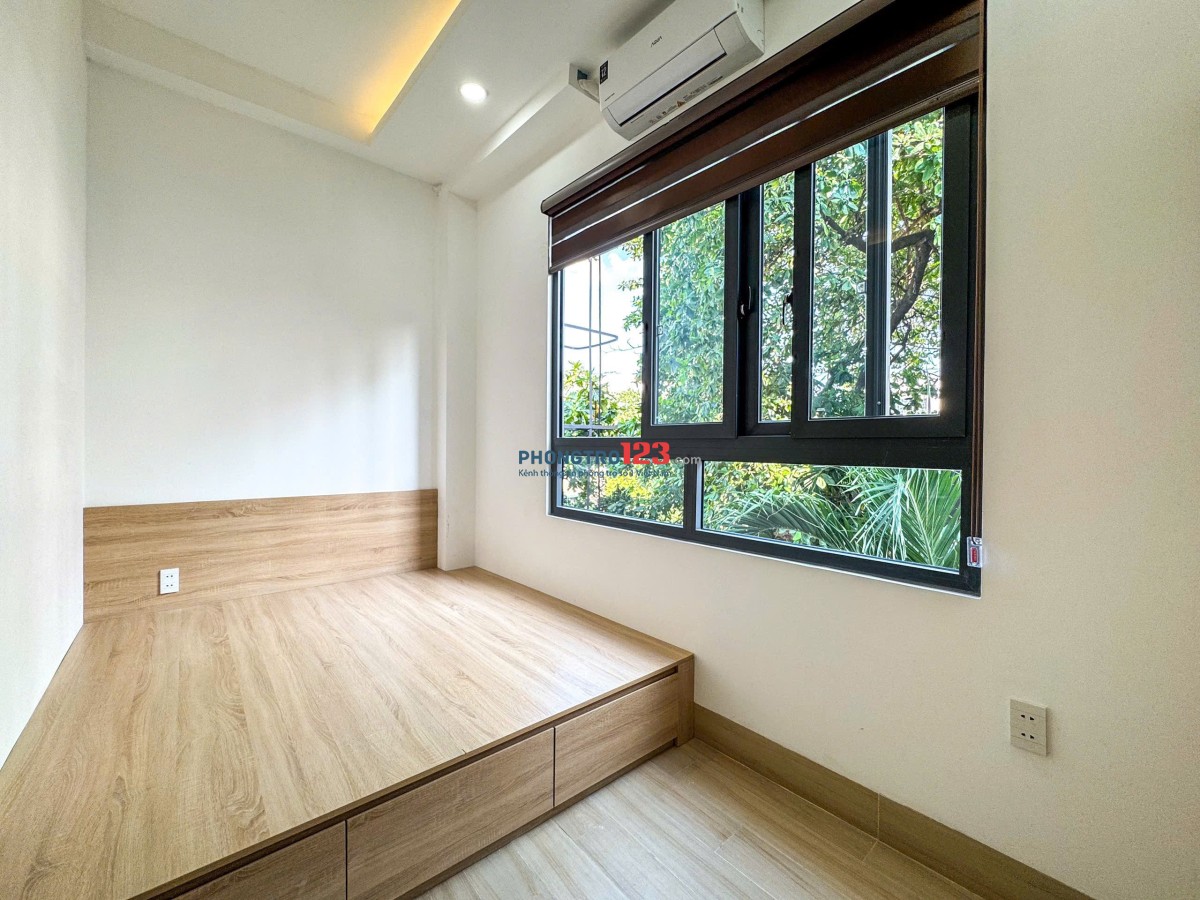 PHÒNG ĐẸP CẠNH CỬA SỔ RỘNG Ở TÂN PHÚ