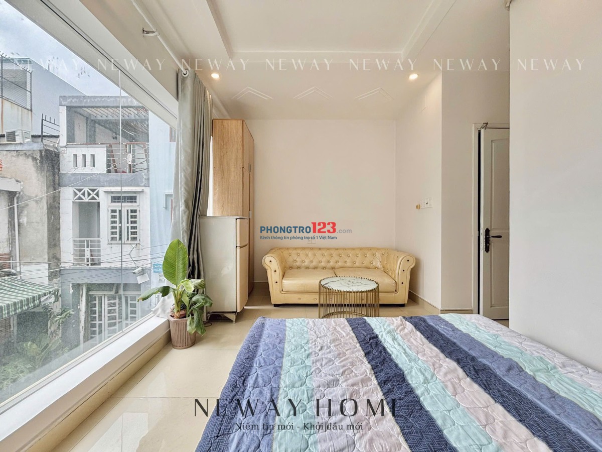 Phòng đẹp view cửa kính sạch sẽ thoáng mát