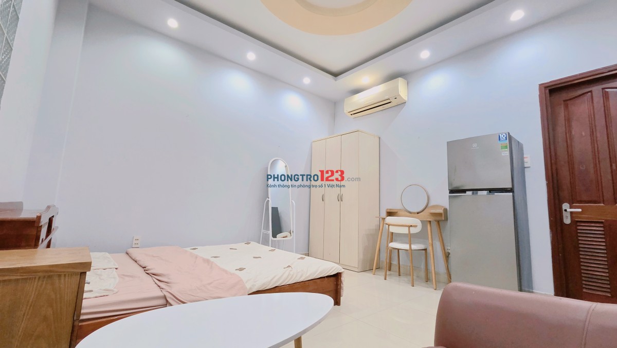 Phòng nội thất cao cấp, nệm kymdan, bếp tách PN, ngay Hàng Xanh,sát Q1