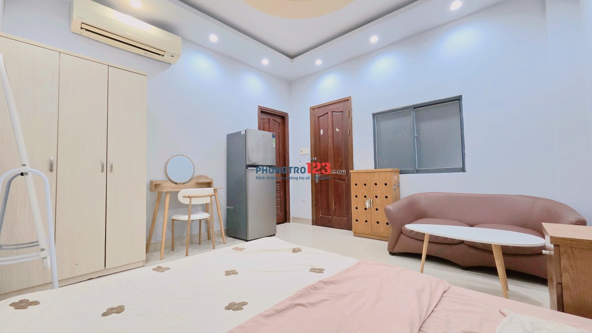 Phòng nội thất cao cấp, nệm kymdan, bếp tách PN, ngay Hàng Xanh,sát Q1