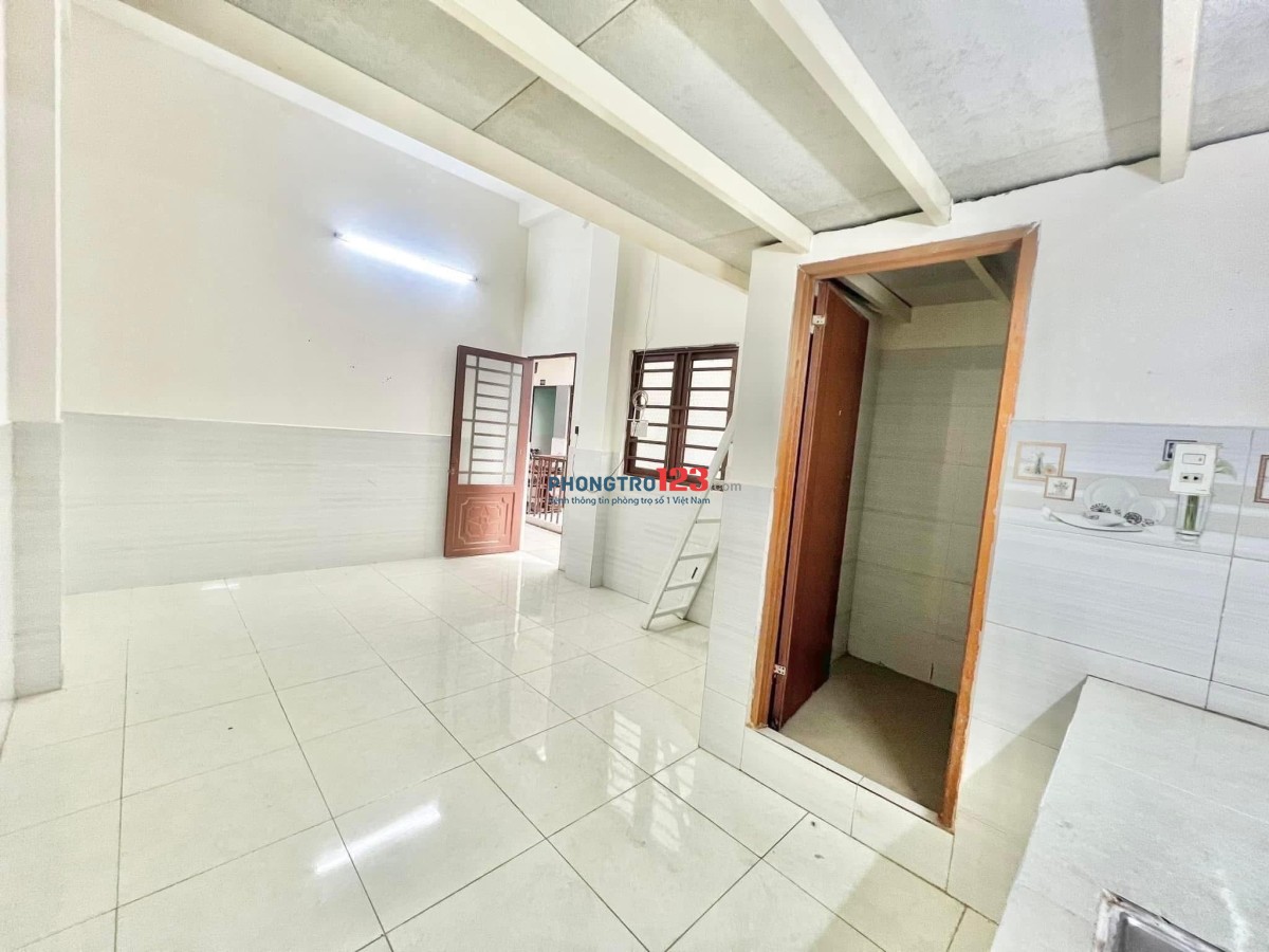 Cho thuê phòng trọ giá rẻ ngay Tân bình có gác phòng rộng 30m