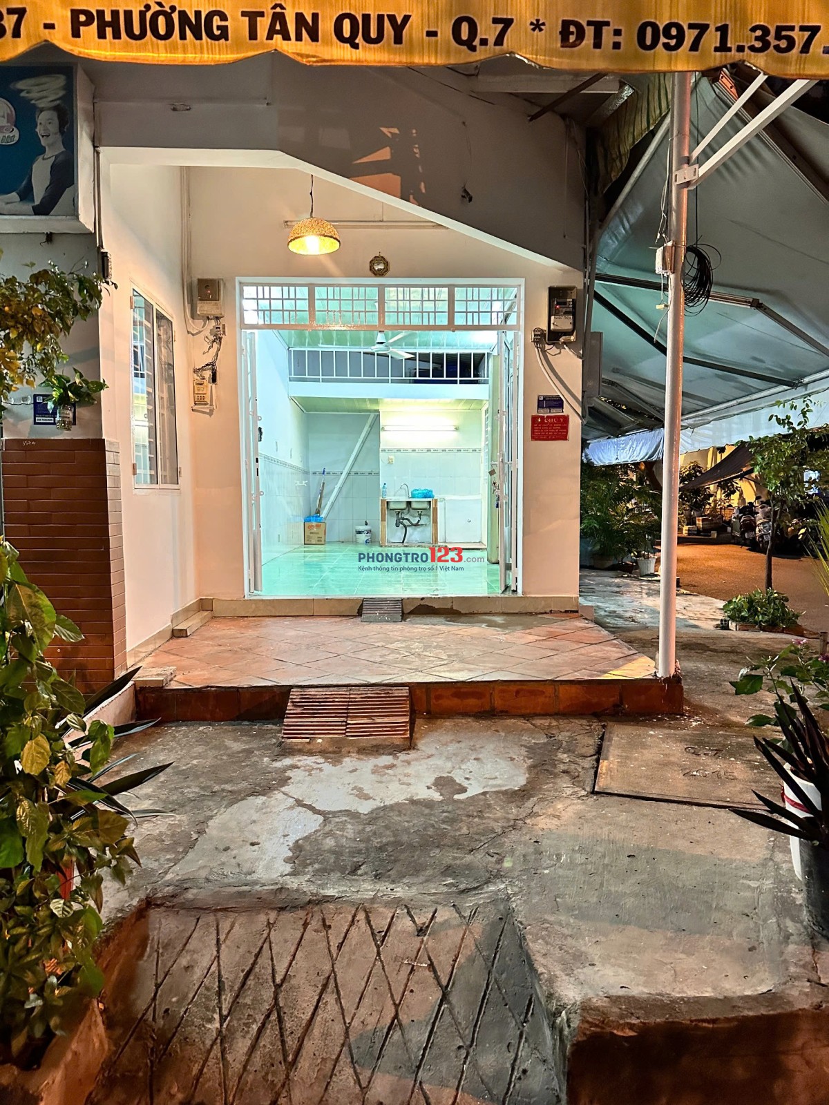 Mặt bằng cho thuê 2 mặt tiền, 30m2