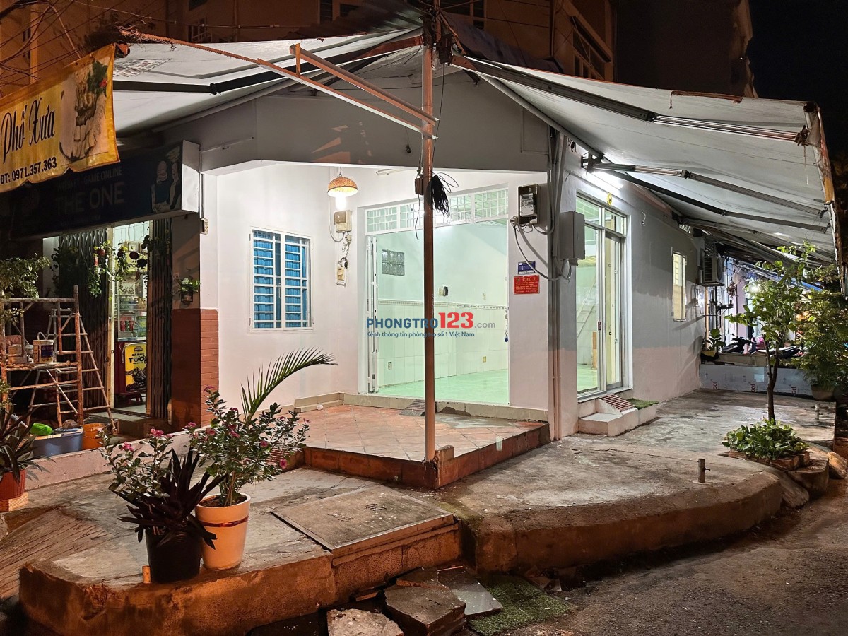 Mặt bằng cho thuê 2 mặt tiền, 30m2