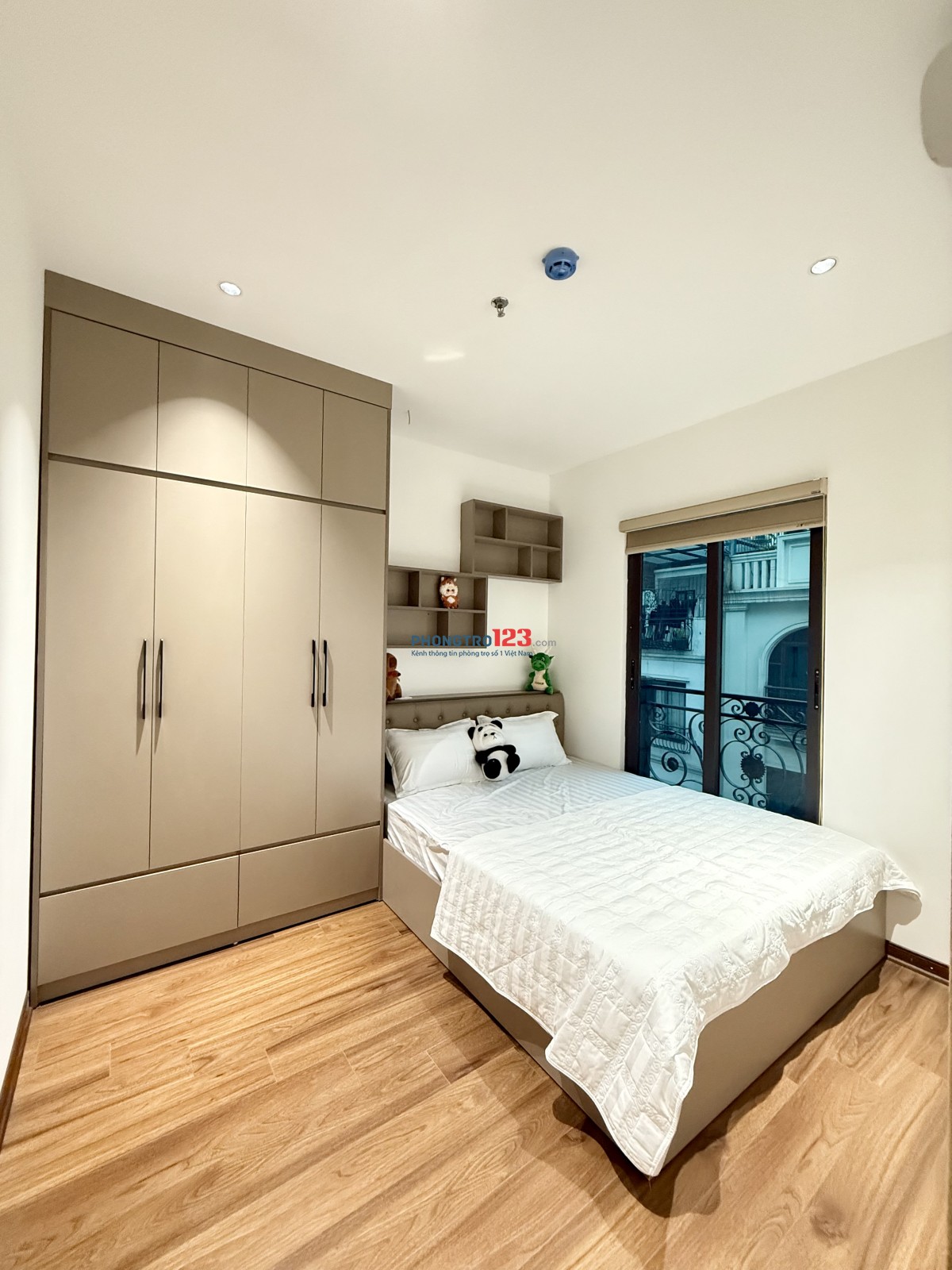 Chính chủ cho thuê căn hộ mới tinh 1N1K – 2N1K FULL ĐỒ tại 279 Đội Cấn - DT 70m² - Ô tô đỗ cửa