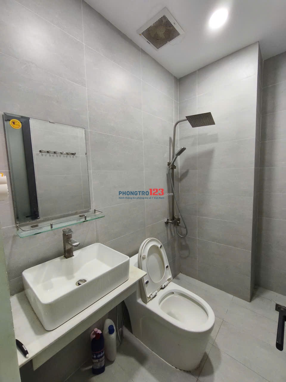 PHÒNG MỚI, SẠCH SẼ, AN NINH ĐẢM BẢO, BAN CÔNG RỘNG THOÁNG