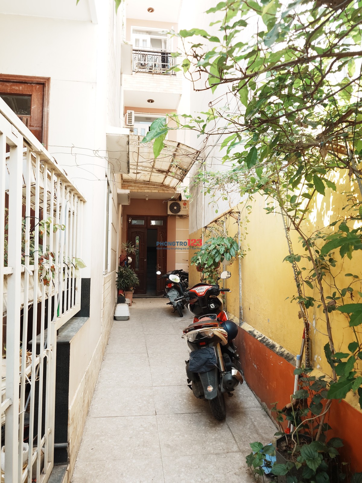 Phòng ban công riêng cửa sổ lớn 28m2 đầy đủ tiện ích; khu vực Trần Não - Lương Định Của.