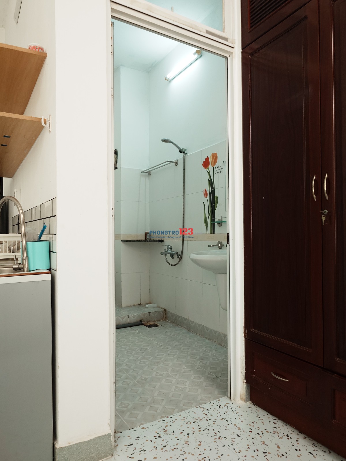 Phòng ban công riêng cửa sổ lớn 28m2 đầy đủ tiện ích; khu vực Trần Não - Lương Định Của.