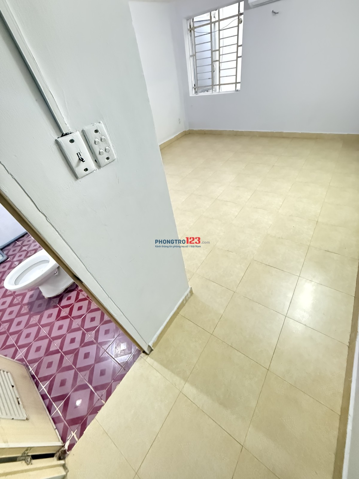 Phòng máy lạnh trống sẵn đường Tạ Quang Bửu. Phường 4. Q8