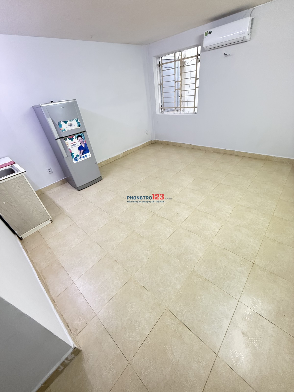 Phòng máy lạnh trống sẵn đường Tạ Quang Bửu. Phường 4. Q8