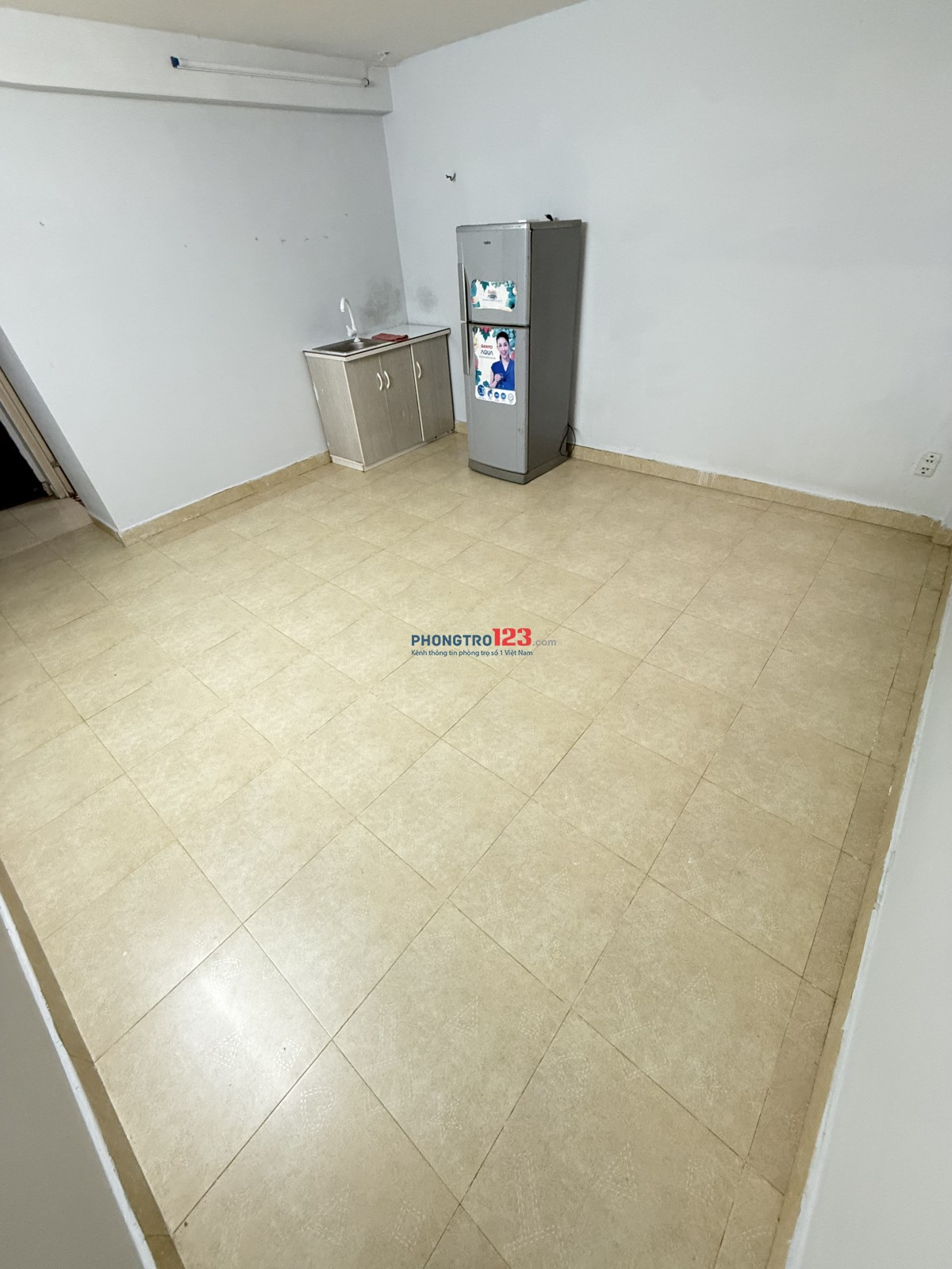 Phòng máy lạnh trống sẵn đường Tạ Quang Bửu. Phường 4. Q8