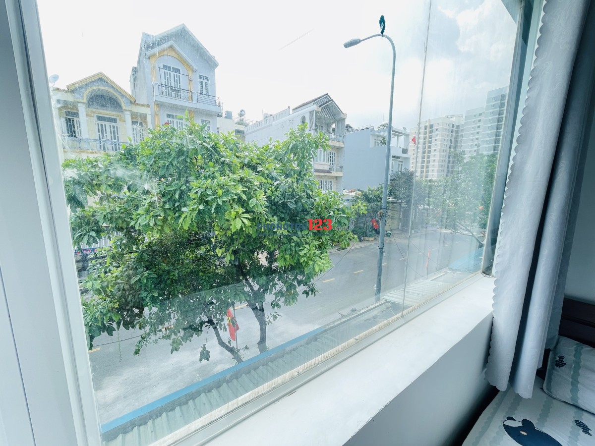 CHO THUÊ PHÒNG CÓ BAN CÔNG, ĐẦY ĐỦ NỘI THẤT Ở LÊ VĂN VIỆT.