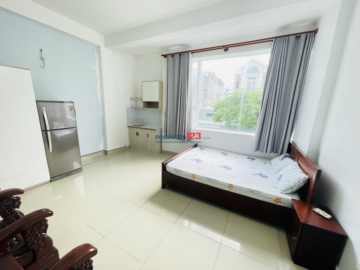 CHO THUÊ PHÒNG CÓ BAN CÔNG, ĐẦY ĐỦ NỘI THẤT Ở LÊ VĂN VIỆT.