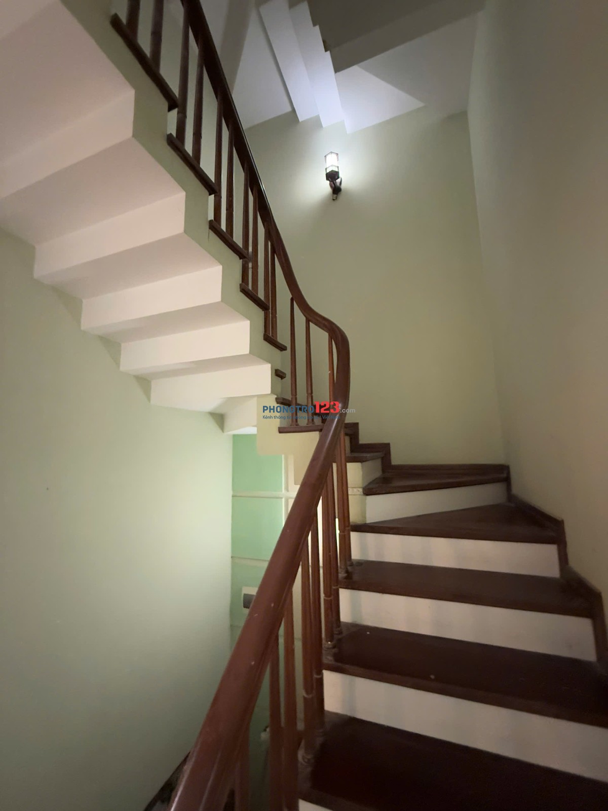 Cho thuê Studio Hoàng Ngân gần Láng Hạ full nội thất, có ban công