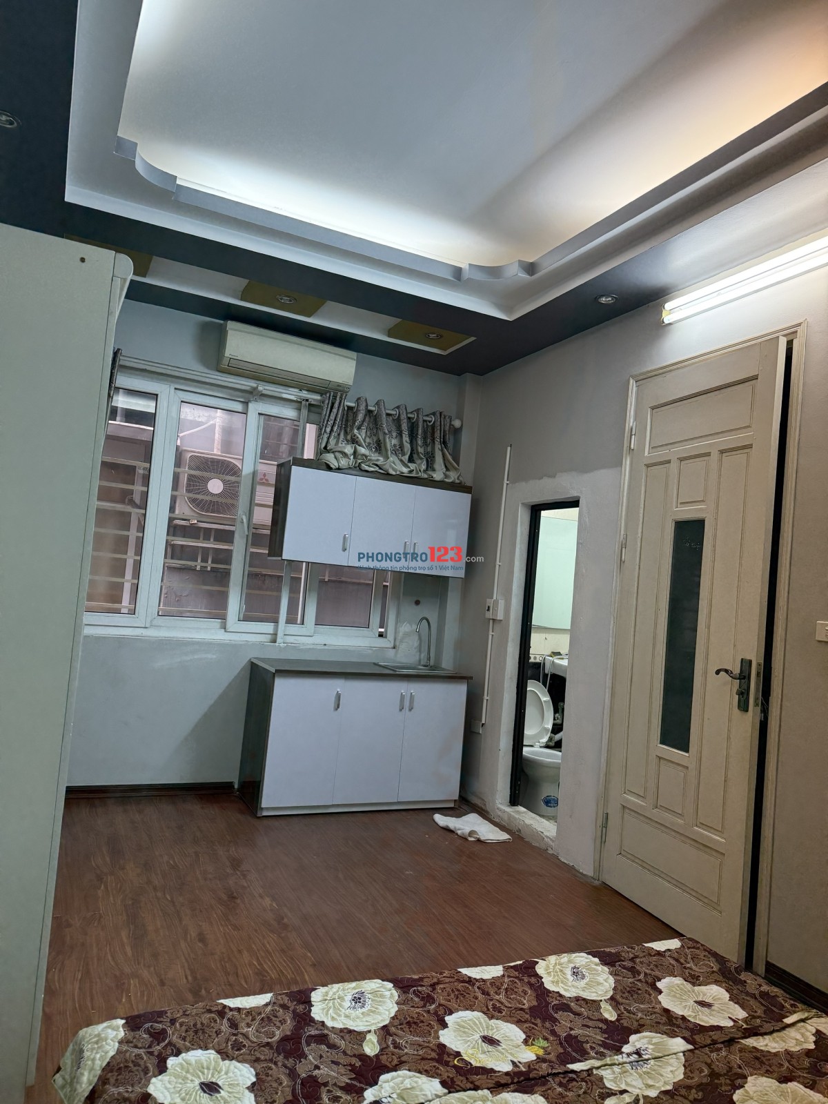 Cho thuê Studio Hoàng Ngân gần Láng Hạ full nội thất, có ban công