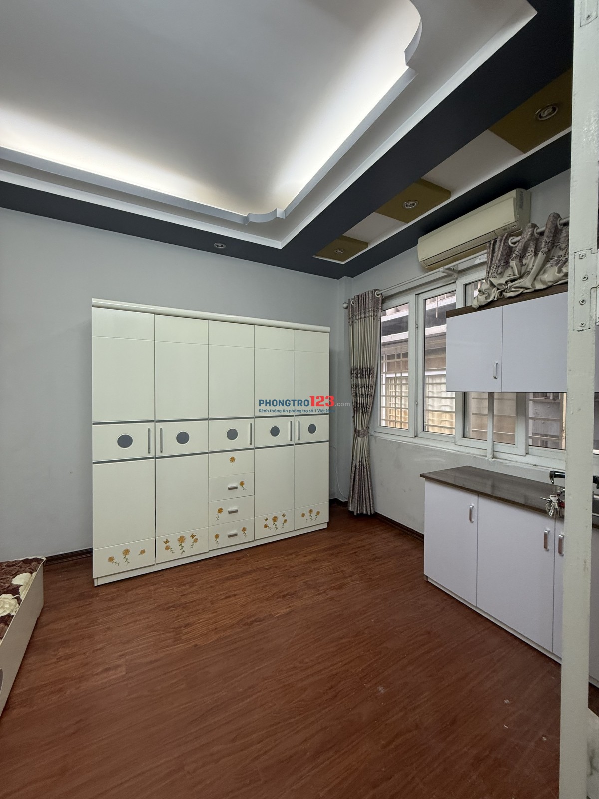 Cho thuê Studio Hoàng Ngân gần Láng Hạ full nội thất, có ban công