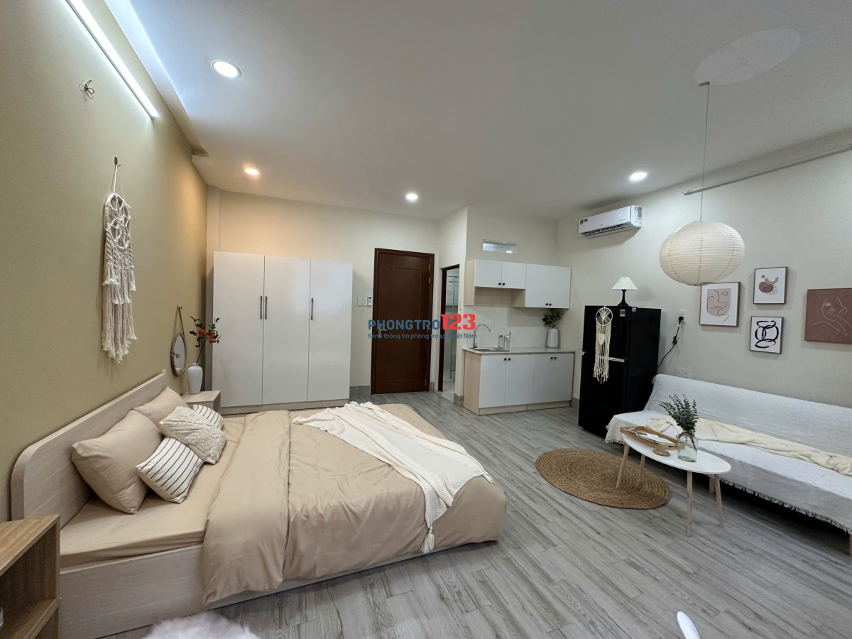 Cho thuê căn hộ ban công studio full nội thất quận 7