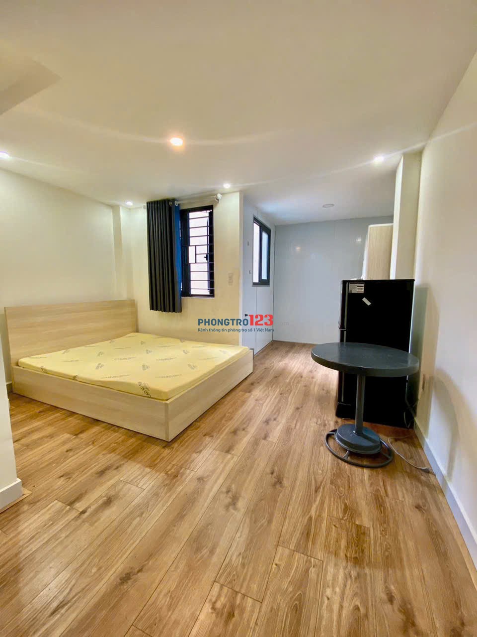 Cho thuê căn hộ ban công full nội thất q7 gần lotte mart,ufm,tdtu,...