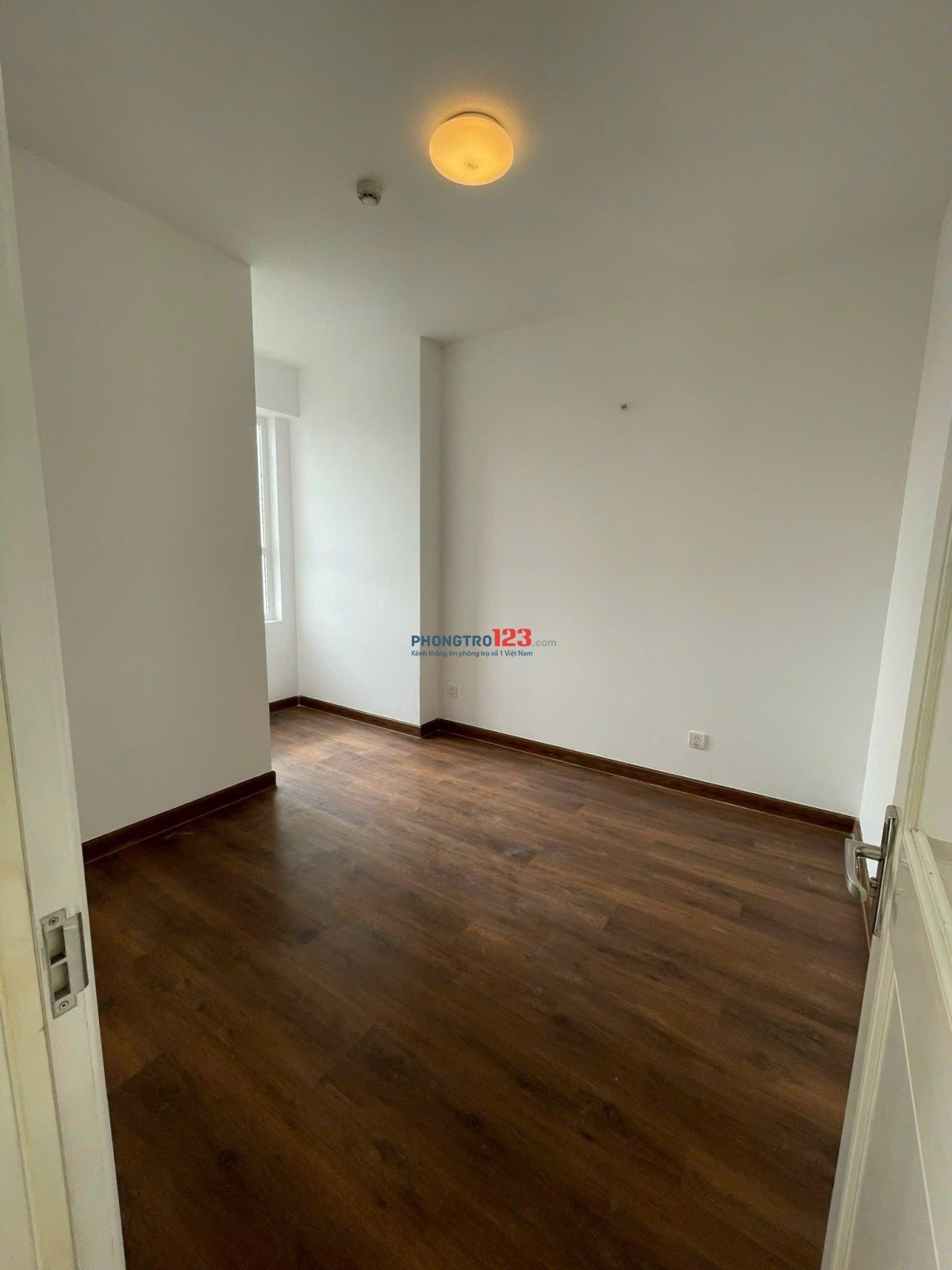 Căn 2p ngủ, 2wc có NTCB - 80m2 Chung cư Âu cơ, chỉ 11tr/th