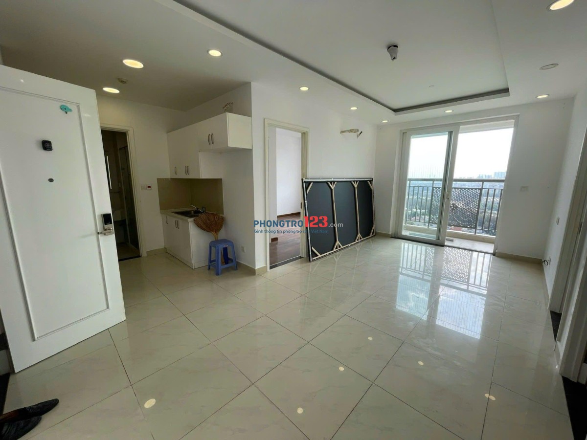 Căn 2p ngủ, 2wc có NTCB - 80m2 Chung cư Âu cơ, chỉ 11tr/th