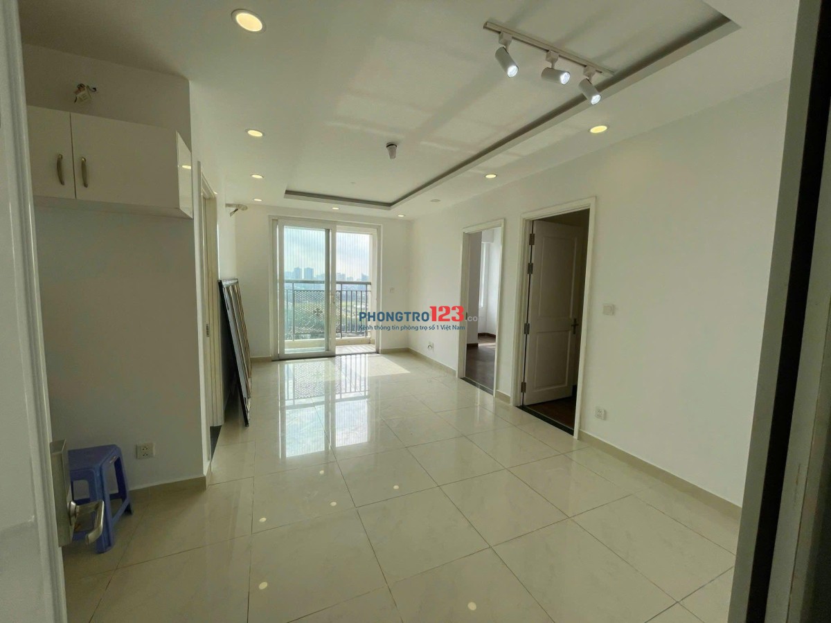 Căn 2p ngủ, 2wc có NTCB - 80m2 Chung cư Âu cơ, chỉ 11tr/th