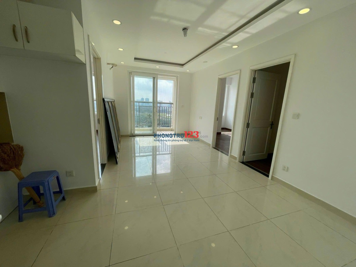 Căn 2p ngủ, 2wc có NTCB - 80m2 Chung cư Âu cơ, chỉ 11tr/th