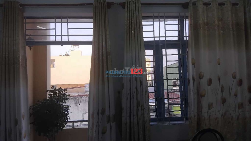 Phòng trống ở tầng 2, chỉ cho 1 nữ thuê