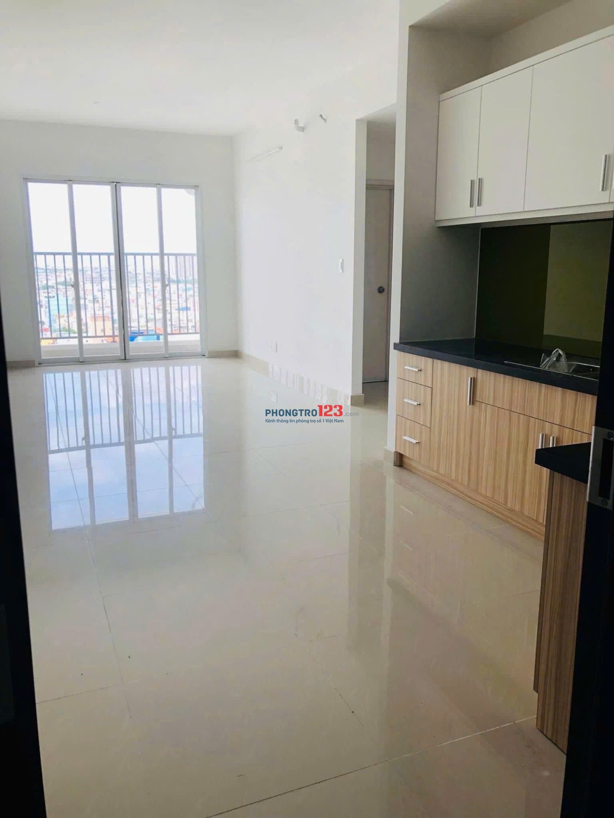 C/c Bàu Cát 2, Hồng Lạc, TB: 2p ngủ, 2wc, nhà mới, 10tr5/th, có NTCB.