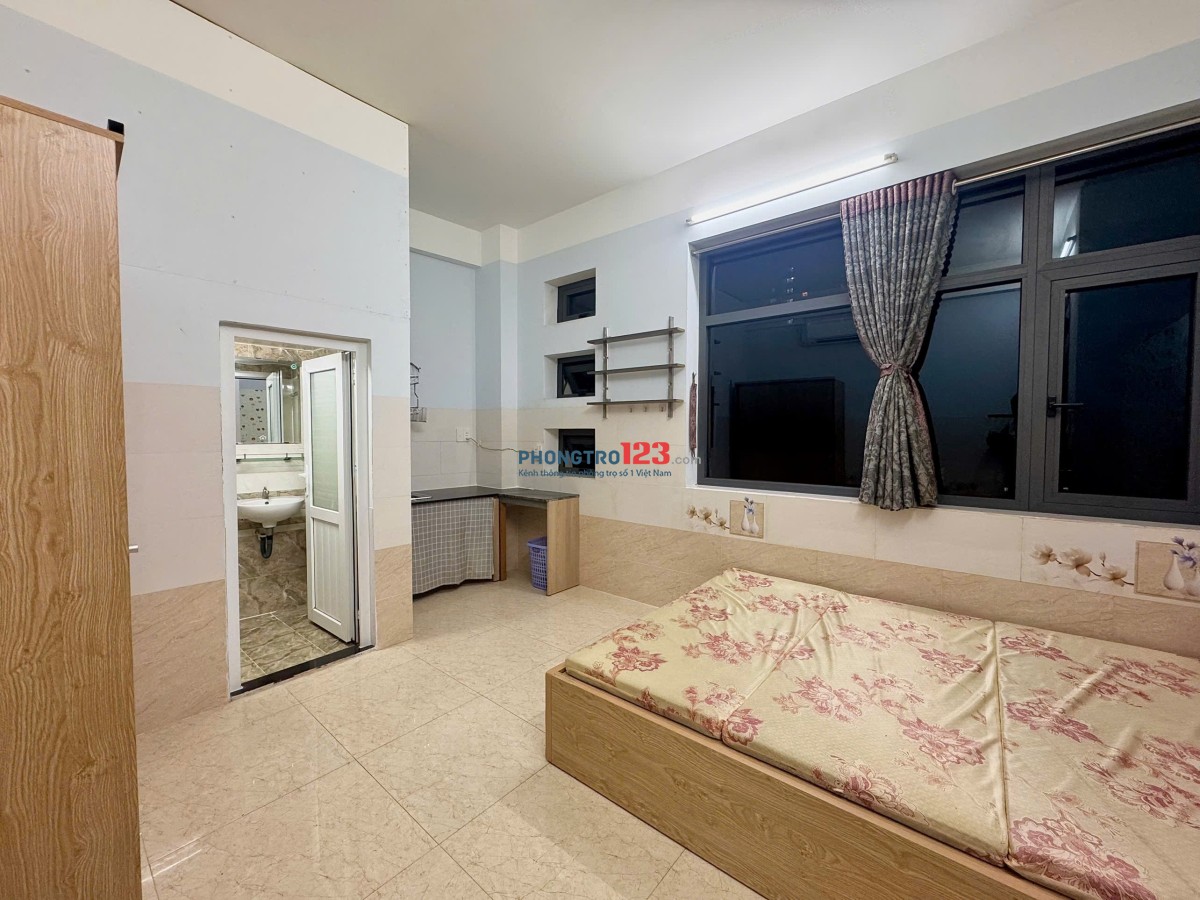 Phòng Bùi Hữu Nghĩa nhà xe rộng - thang máy - bảo vệ 24/7 cạnh Chợ Bà Chiểu - Tân Định Đakao Quận 1