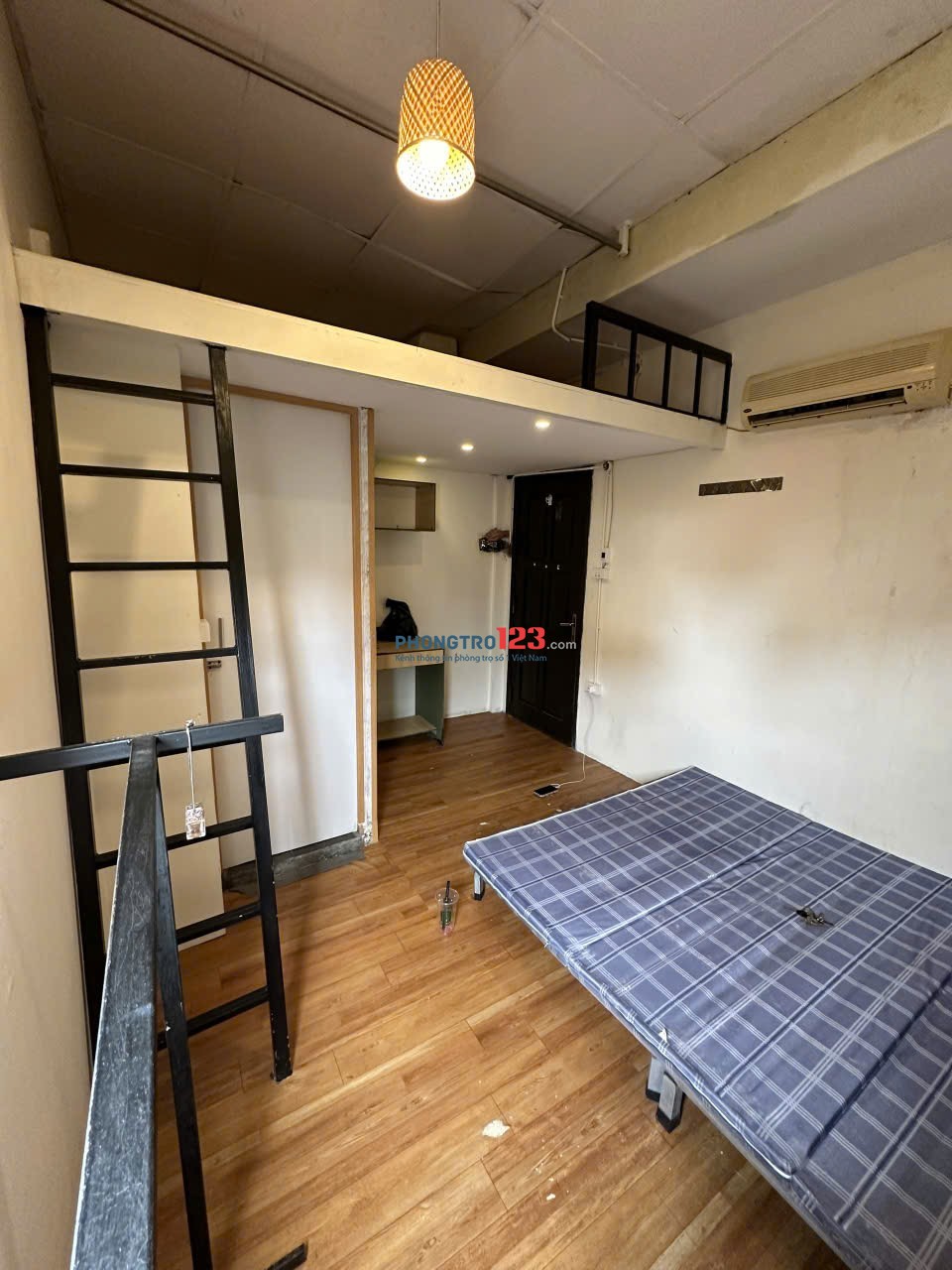 Cho thuê studio 30m2 VSKK 127 Hào Nam