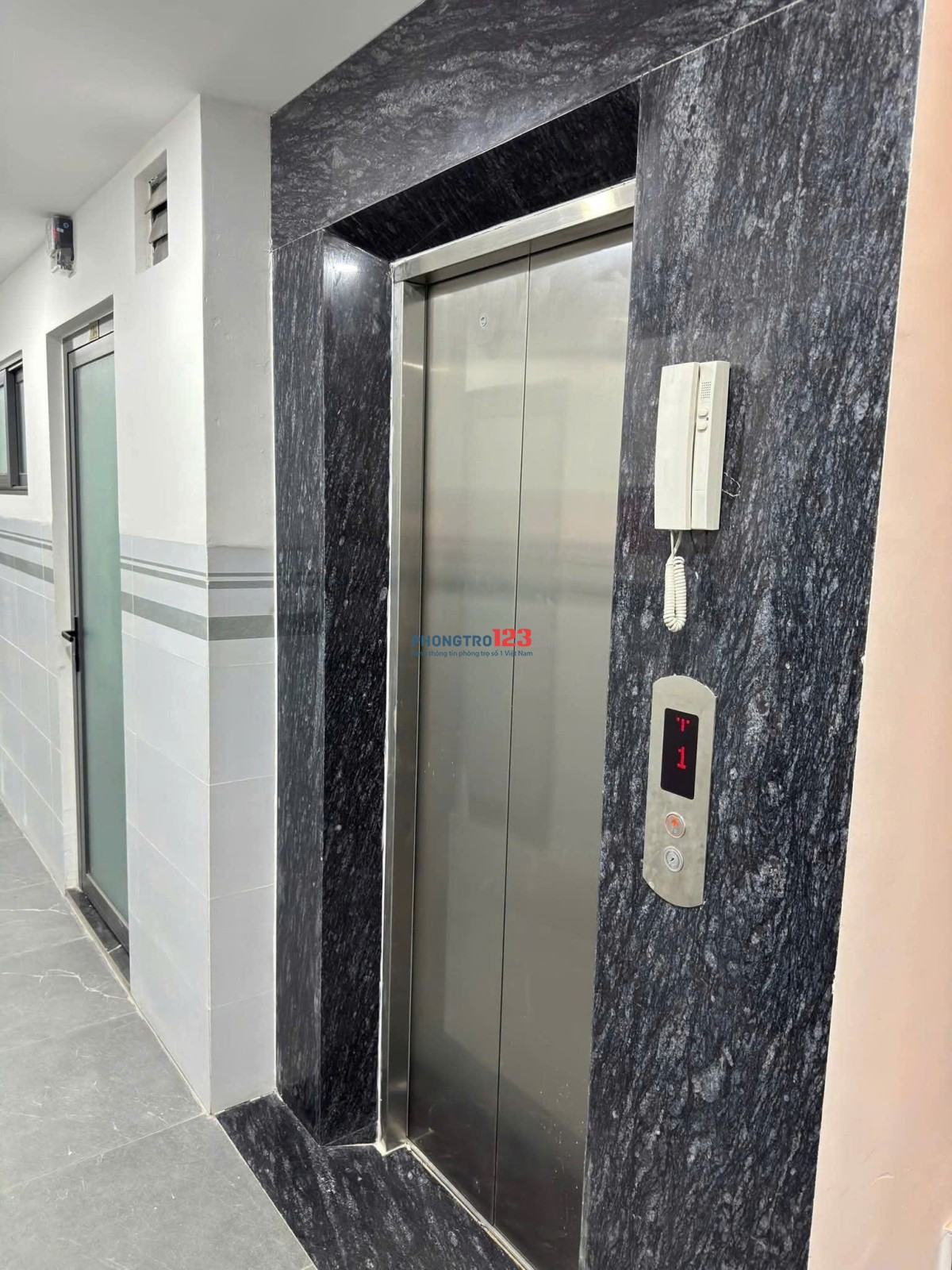 Phòng trọ mới xây 25m2 ban công ở Đông Hưng Thuận Q12