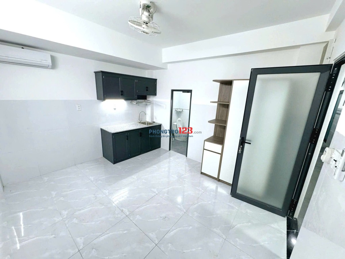 Phòng trọ mới xây 25m2 ban công ở Đông Hưng Thuận Q12