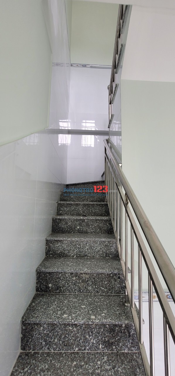 Cho thuê phòng rộng rãi, thoáng mát, gần trường dạy lái xe An Cư