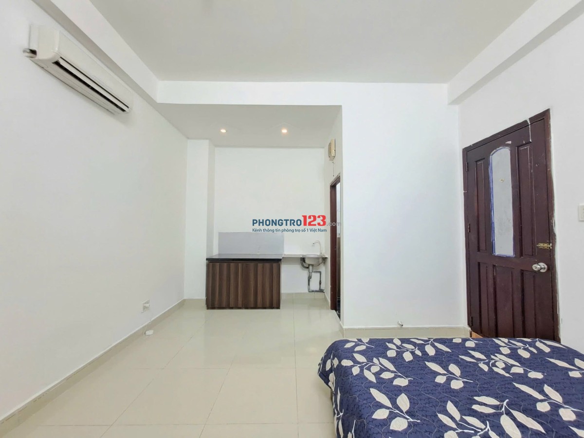 MẶT TIỀN ĐƯỜNG TRỐNG SẴN STUDIO NGAY CÔNG VIÊN LÀNG HOA CÓ NỘI THẤT CHỈ KÉO VALI ĐẾN Ở