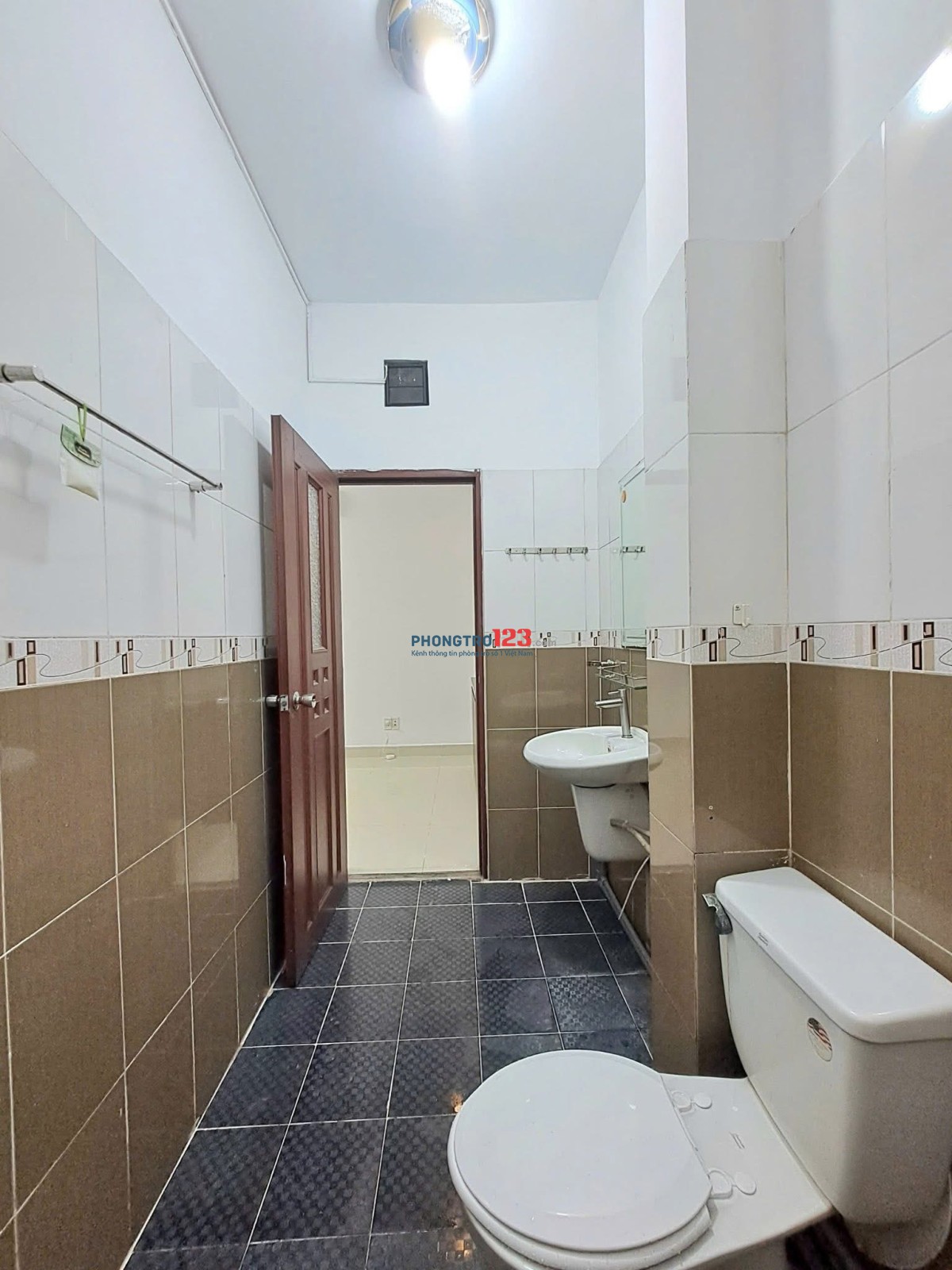 MẶT TIỀN ĐƯỜNG TRỐNG SẴN STUDIO NGAY CÔNG VIÊN LÀNG HOA CÓ NỘI THẤT CHỈ KÉO VALI ĐẾN Ở