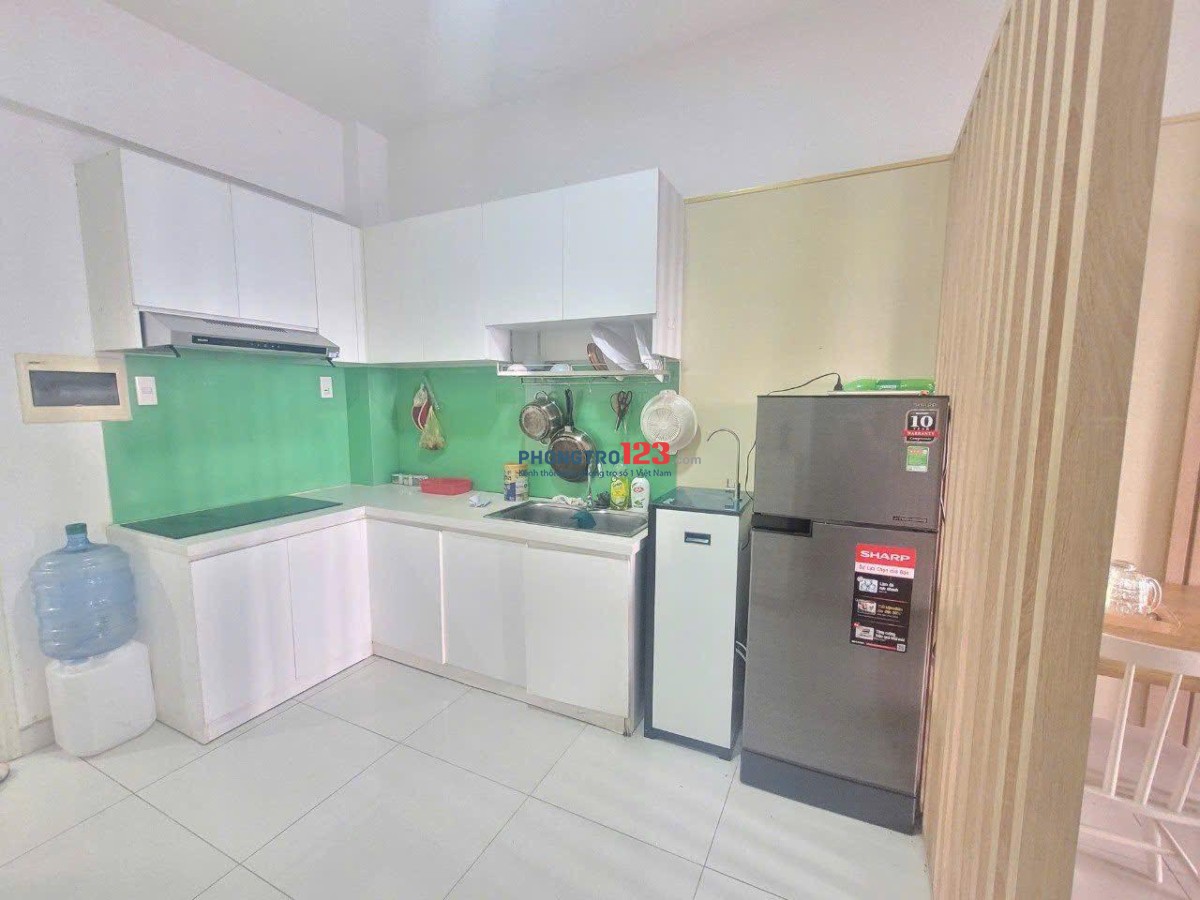 Chung cư 10A Trần Nhật Duật, Quận 1: 75m2, 1p ngủ +, NT, 11tr/th. Nhà sạch