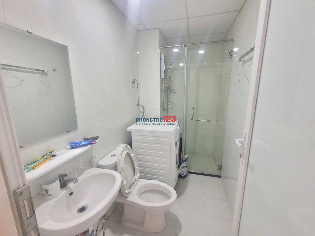 Chung cư 10A Trần Nhật Duật, Quận 1: 75m2, 1p ngủ +, NT, 11tr/th. Nhà sạch