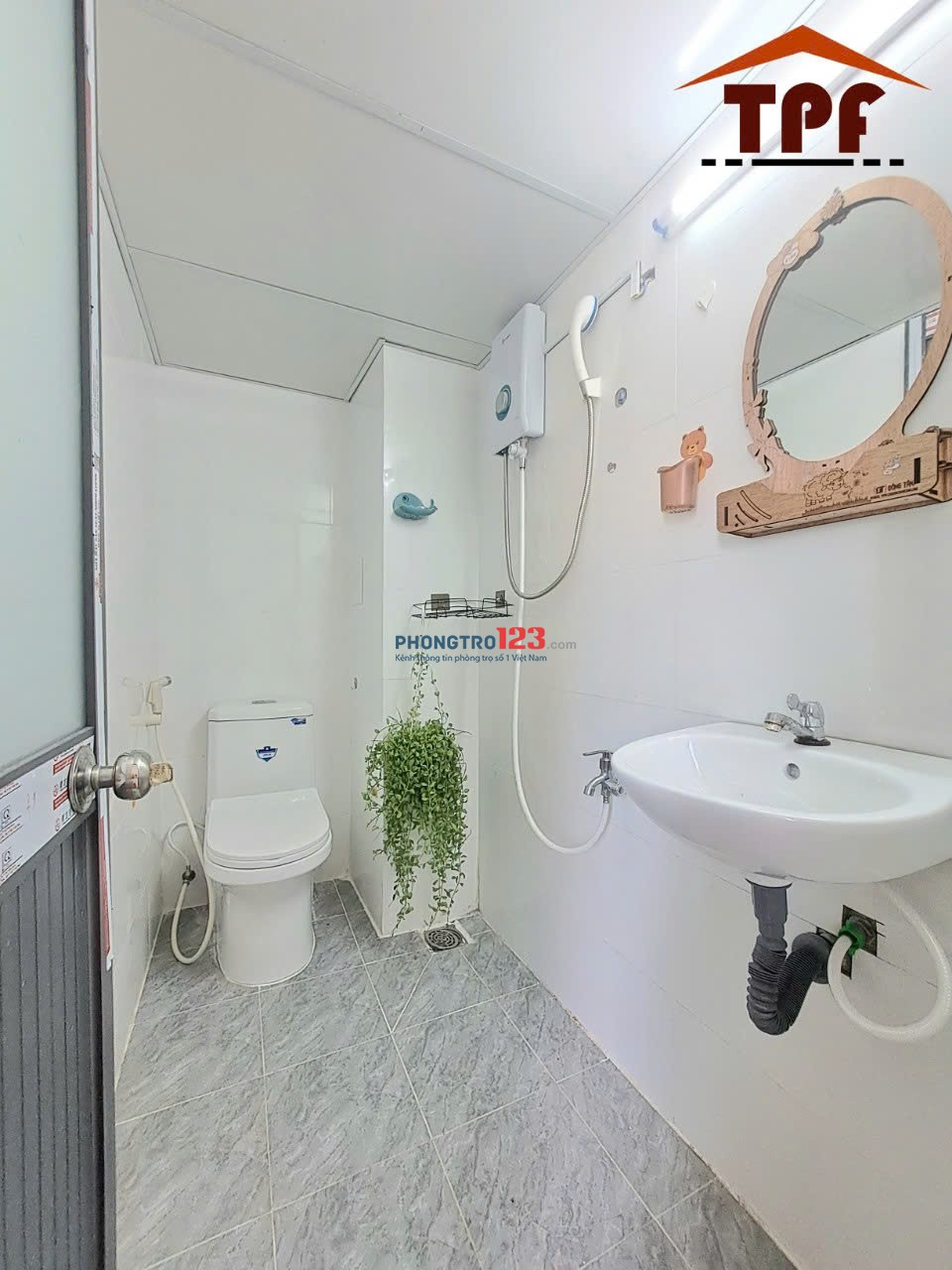 TRỐNG 2 PHÒNG SẴN NỘI THẤT NGAY HUỲNH VĂN NGHỆ SÁT CHỢ PHẠM VĂN BẠCH-NGUYỄN TƯ GIẢN Y HÌNH-GẦN EMART