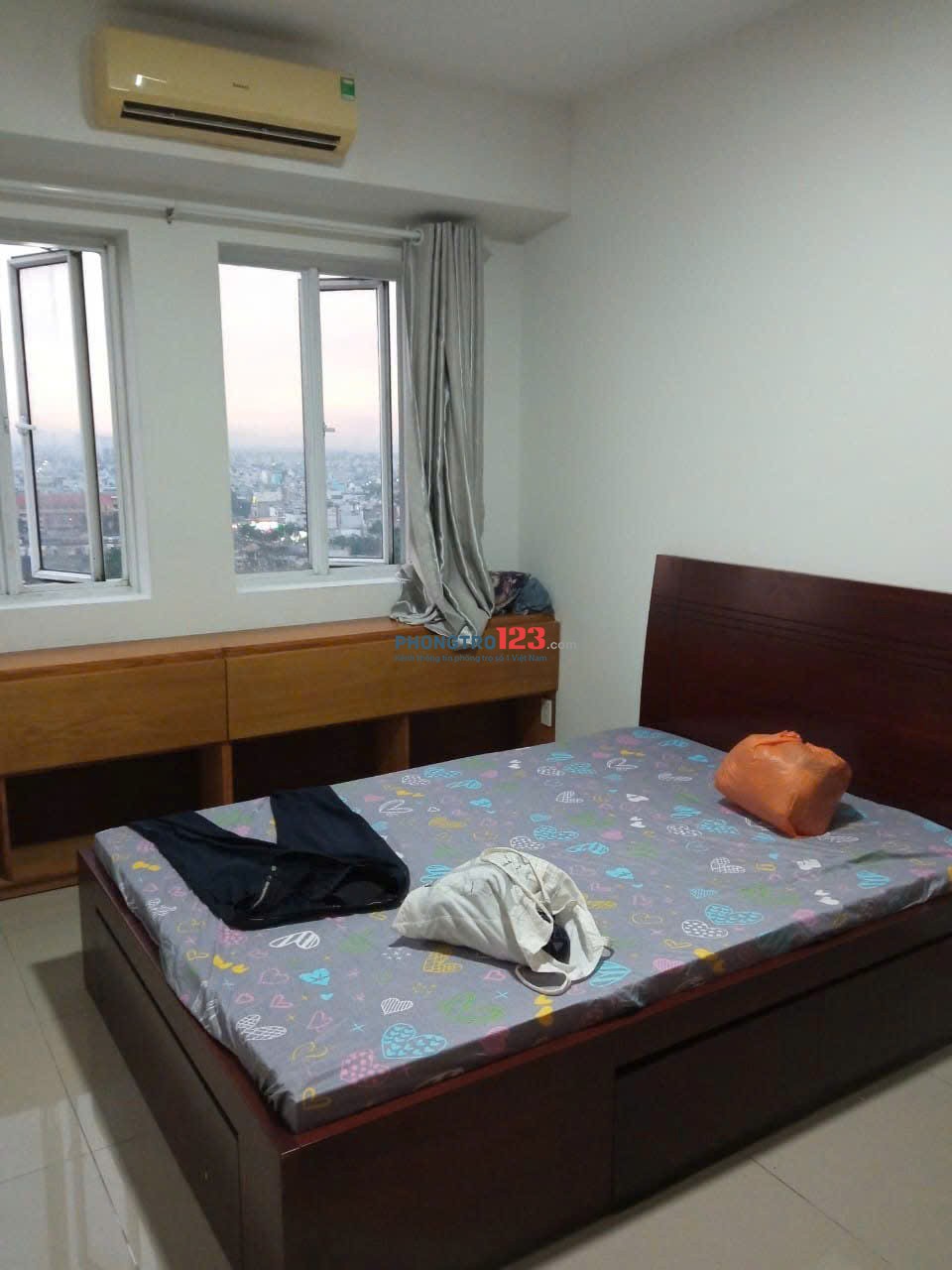 Chung cư 590 CMT8, Q3: 110m2, 3p ngủ, căn góc, 15triệu/th