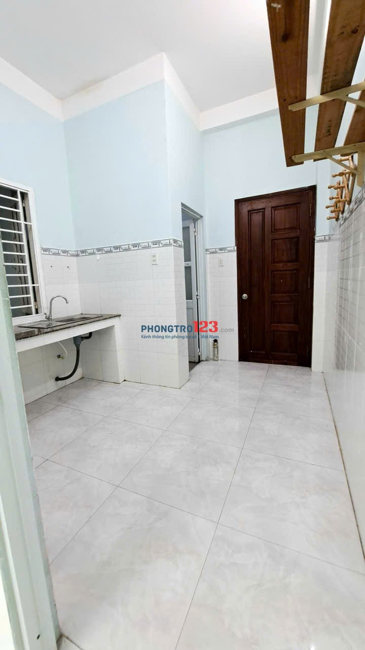 1PN Tách Bếp - Có Cửa Sổ - Bùi Đình Túy - Gần Ngã Tư Hàng Xanh