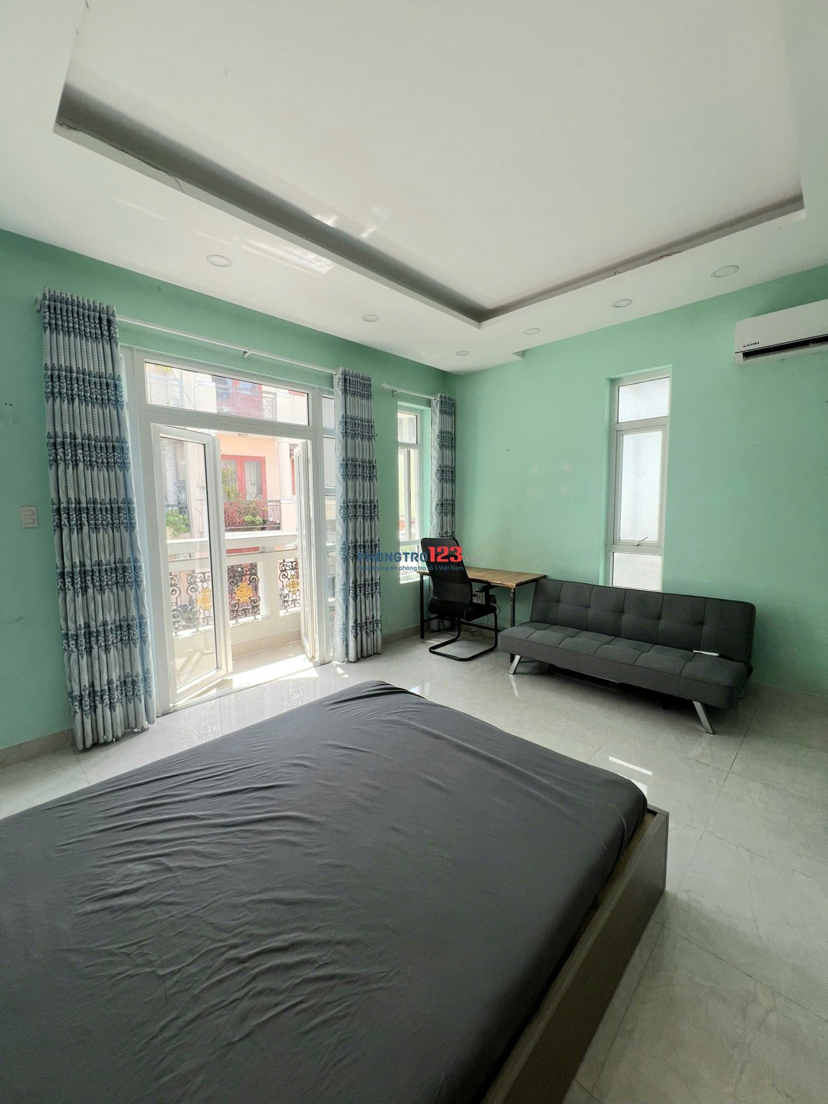 Căn Hộ 2PN 50m2 Có Ban Công - Máy Giặt Riêng - Khu Vực Trung Tâm - Ngay Phan Xích Long