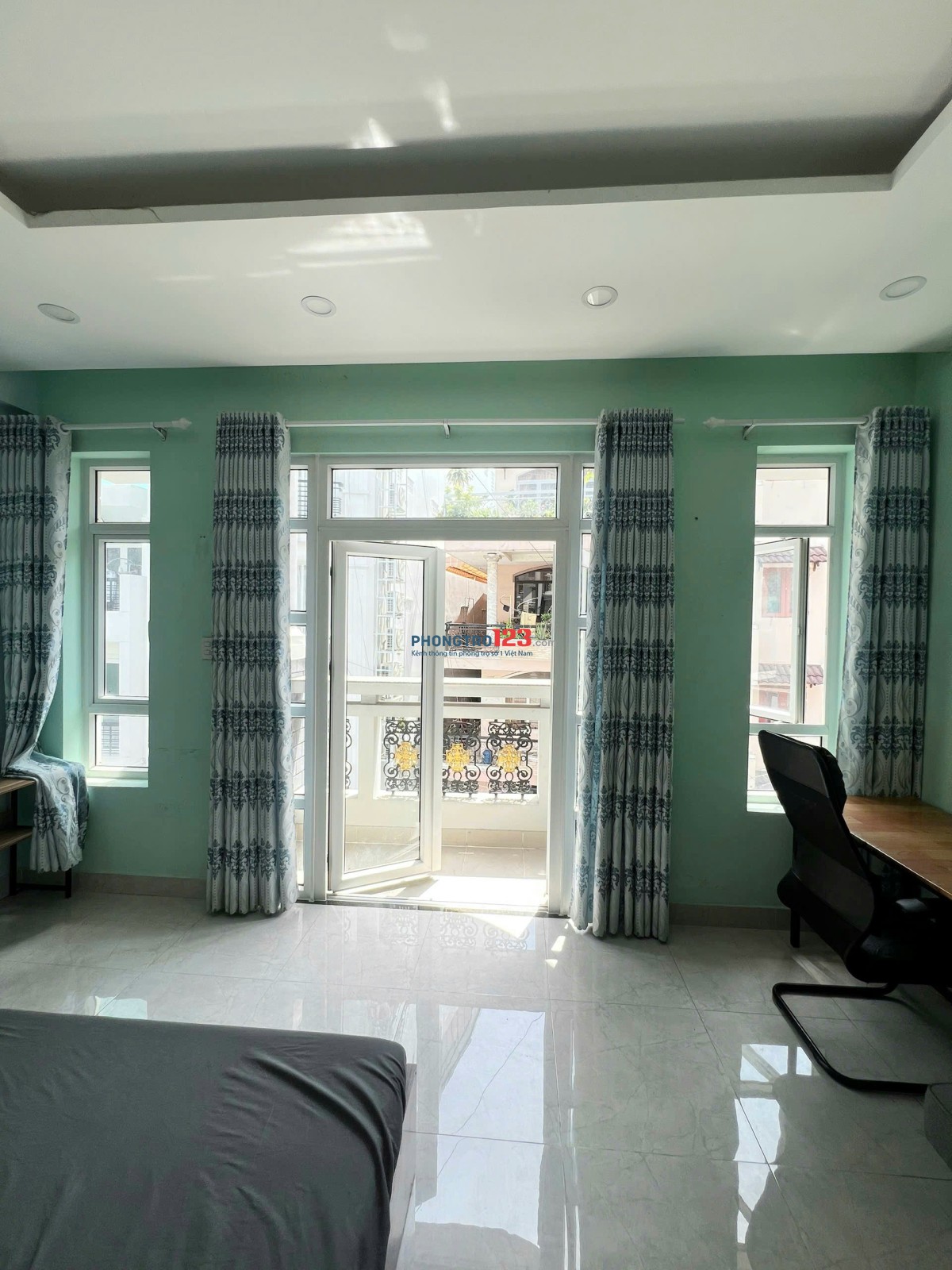 Căn Hộ 2PN 50m2 Có Ban Công - Máy Giặt Riêng - Khu Vực Trung Tâm - Ngay Phan Xích Long