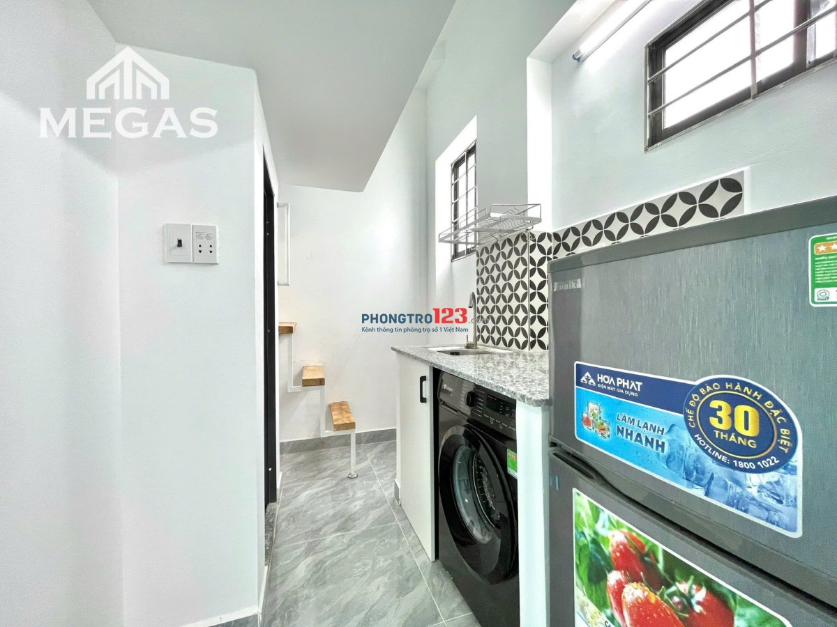 FULL NỘI THẤT, BAN CÔNG. NGAY PHAN VĂN HỚN, CẦU THAM LƯƠNG