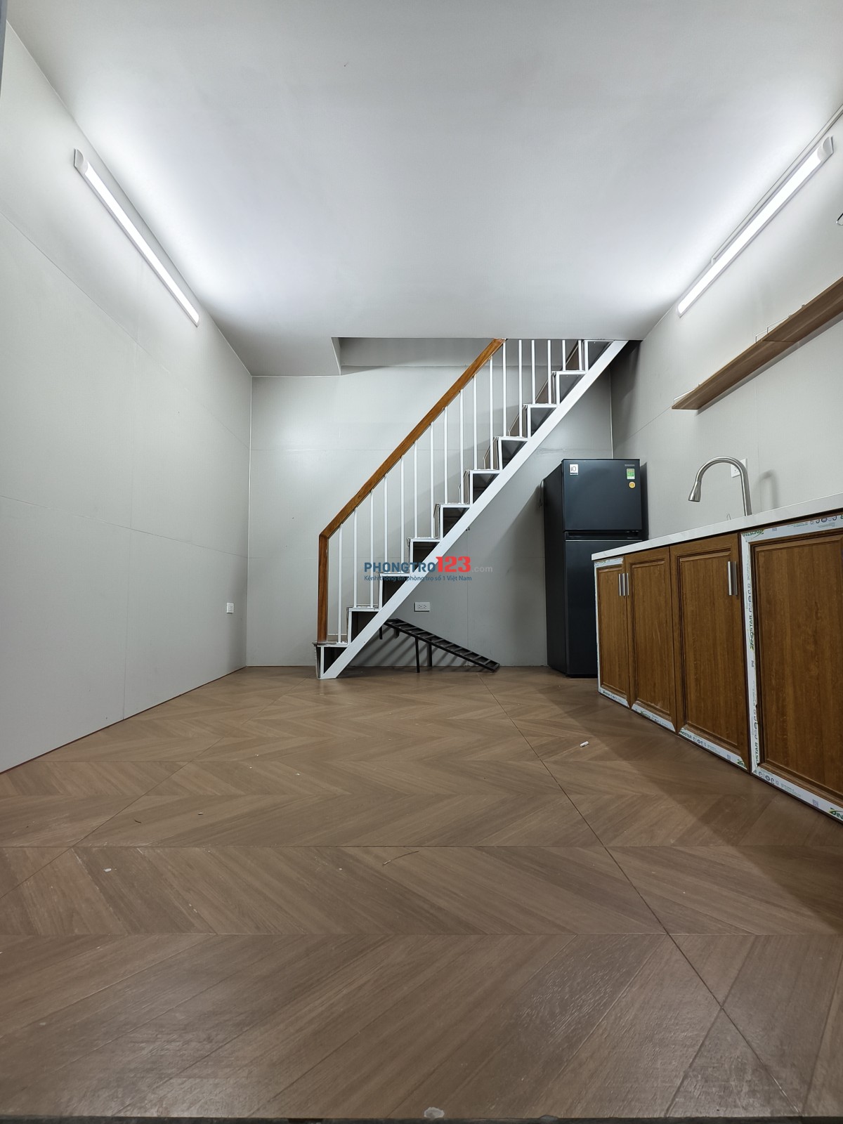 Căn hộ 40m2, 2 tầng, 1 gác lửng ở Khúc Thừa Dụ, Cầu Giấy