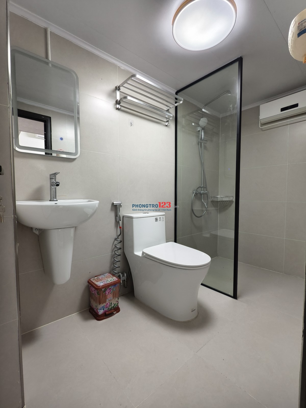 Căn hộ 40m2, 2 tầng, 1 gác lửng ở Khúc Thừa Dụ, Cầu Giấy