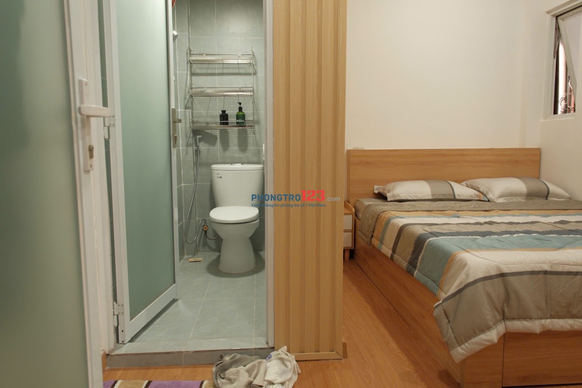 Cho thuê nhà nguyên căn 2 tầng, 2 Phòng + 1 Phòng khách, 70m2 FullNT Mới 100%, Nguyễn Cư Trinh Q1